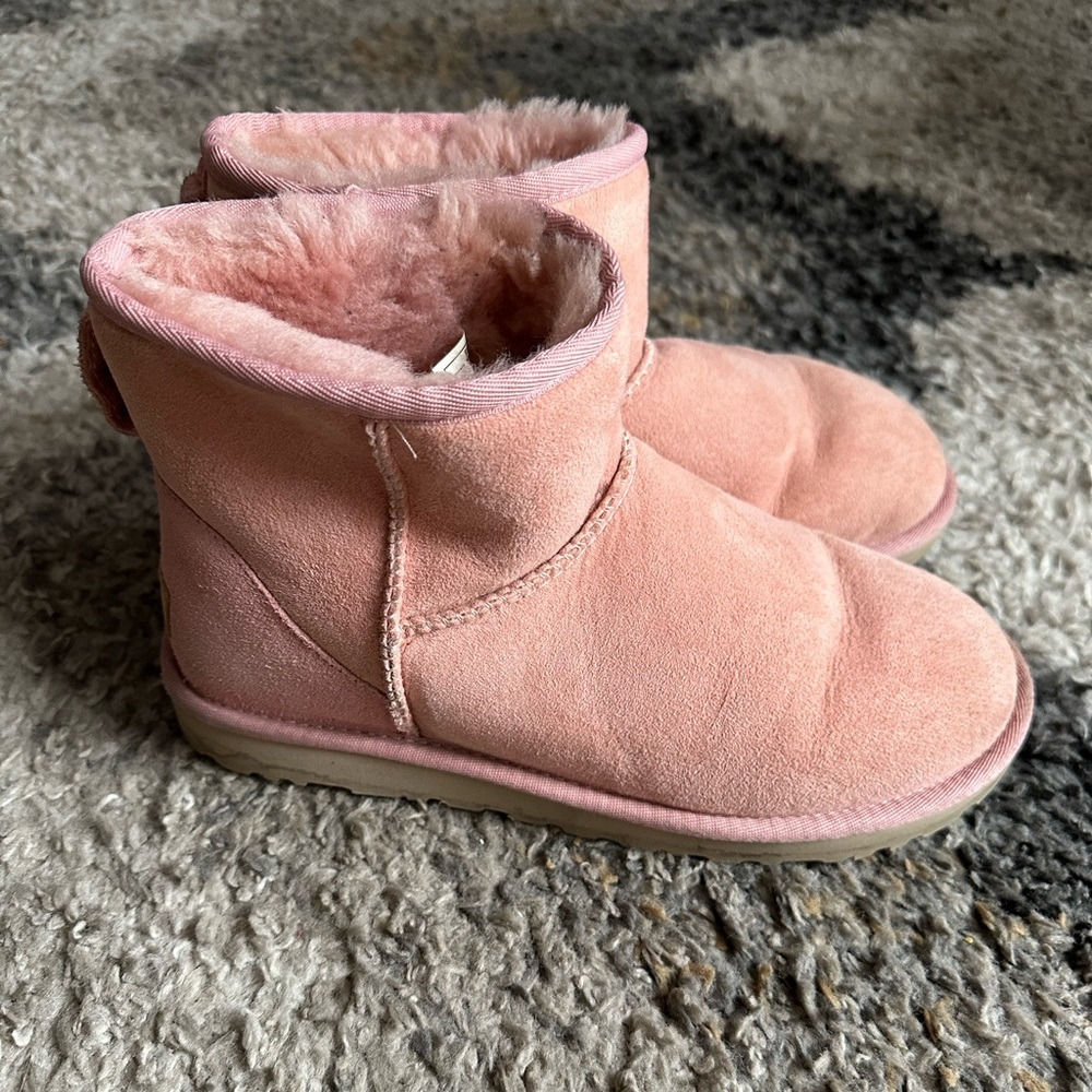 Classic Pink Ugg boots Mini II